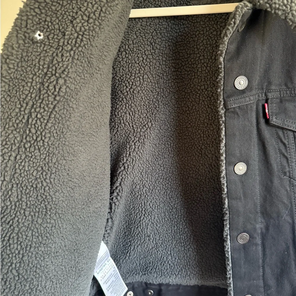 Levi's Women’s Black Denim Jacket - Picture 3 of 4